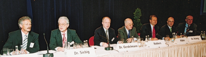 Programm Donnerstag, 23. März 2006 ab 9.00 Uhr Ausgabe der Tagungsunterlagen 10.30 Uhr Begrüßung Dr. Joachim Schnell, Vorstandsvorsitzender, B. Braun-Stiftung, Melsungen 10.