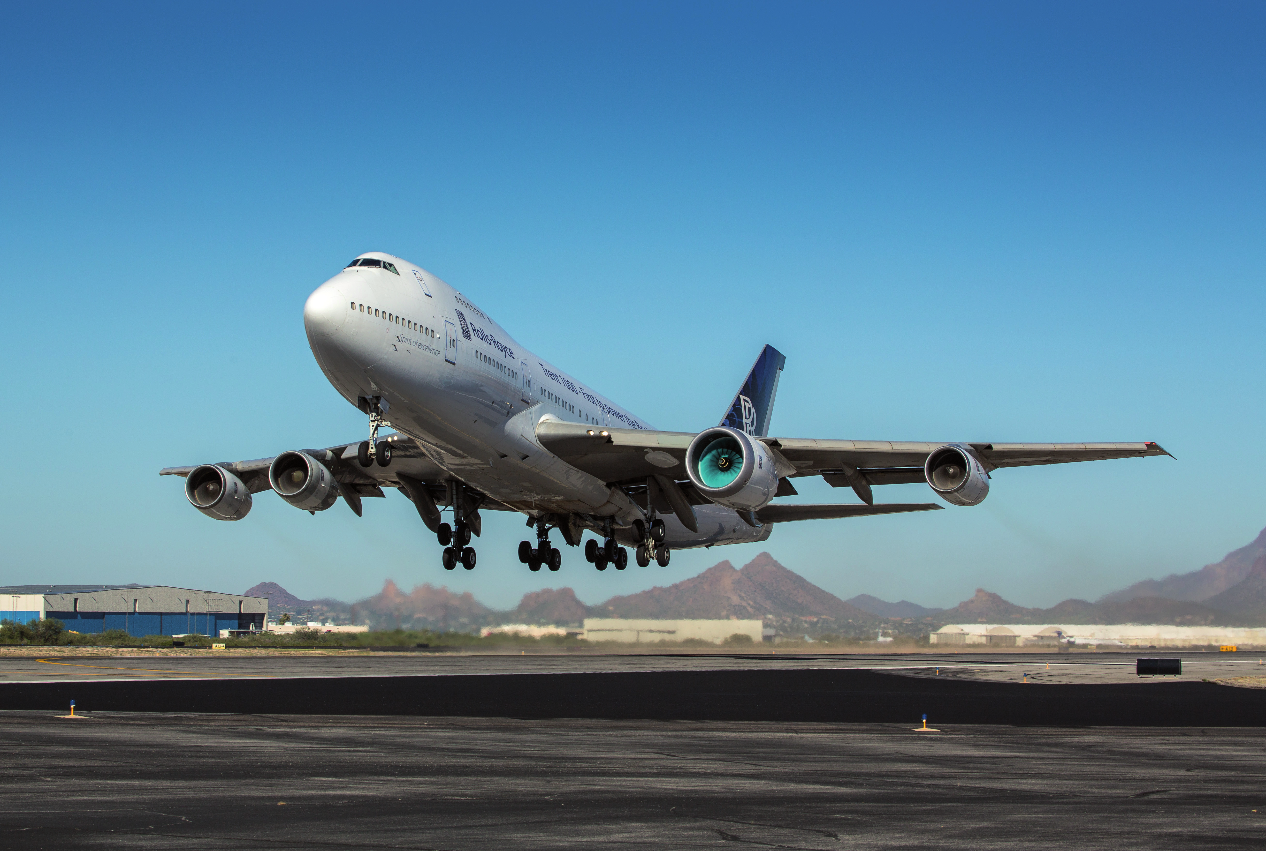 special Flugzeugtriebwerke Diese Boeing 747 dient Rolls-Royce als fliegender Teststand für neue