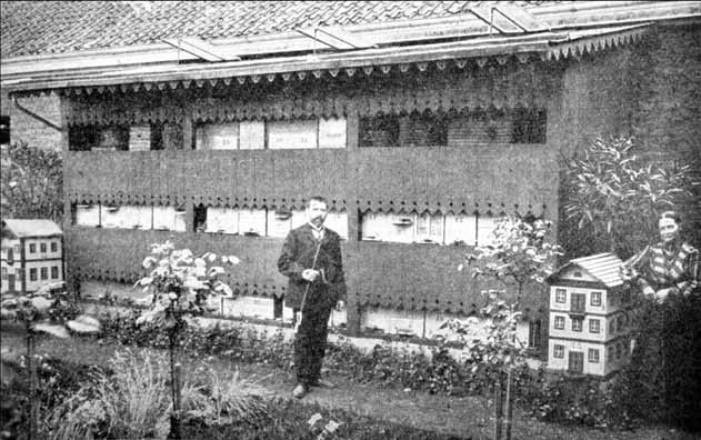 Dr. Peter Zenker Anton Schulzen, der Bienenfachmann aus Neurath Schulzen war Hauptlehrer (erster Lehrer) von 1887-1902 in Neurath.