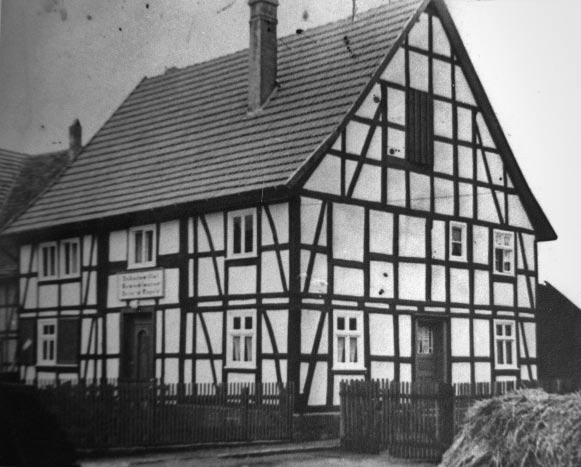 13 Haus Hintere Straße 2 In diesem Haus war das Lebensmittel- und Gemischtwarengeschäft von Heinrich