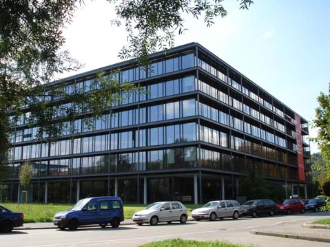 Ausführungsbeispiele Kreissparkasse Tübingen Bürogebäude 14.000 m² BGF bivalente Energieversorgung über 169 St.