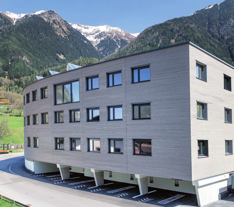 Neue Wohn- und Geschäftsflächen am Areal der Stöpselfabrik in Umhausen Nach 17 Monaten Bauzeit übergab die Neue Heimat Tirol (NHT) in Umhausen eine Mietwohnanlage samt Tiefgaragen und einem
