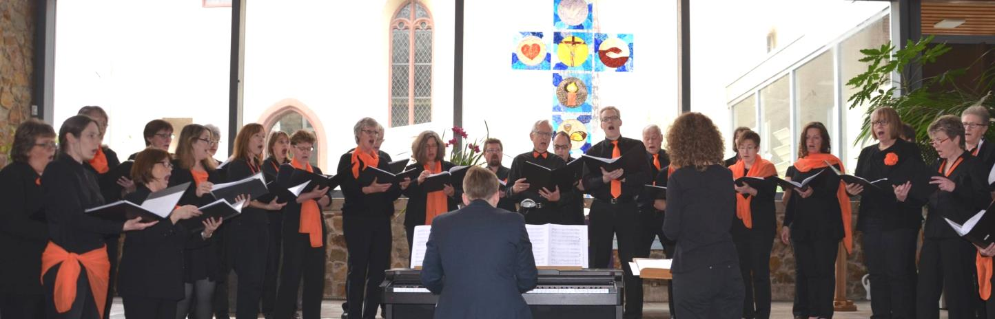 Am 30.3.2014 fand ein modernes Konzert mit dem jungen Chor Go Spirit des hiesigen Gesangvereins Germania unter der Leitung von J. Faatz sowie mit den Solisten K. Schlierbach, B.