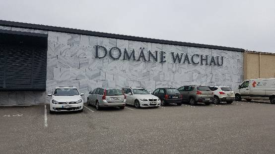 Im Laufe des Nachmittags fahren wir in die «Domäne Wachau».