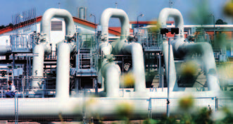 Erdgas-Verdichterstation für eine Wingas-Pipeline, Eischleben, Deutschland: Zwei Siemens-Kompressorstränge, jeweils angetrieben von einer Gasturbine vom Typ SGT-700, dienen zur Druckerhöhung in der