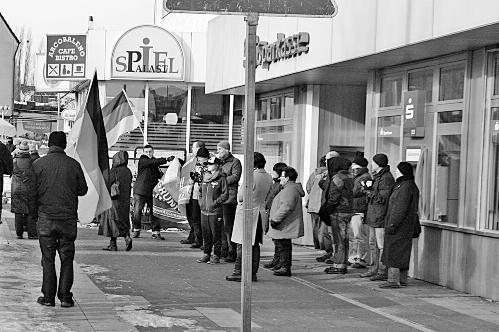 pk ist auch in Porz nicht willkommen! Am Samstag, 26. Januar 2013, sollte ab 11 Uhr in Porz-Urbach eine Kundgebung der rassistischen Bürgerbewegung Pro Köln stattfinden.