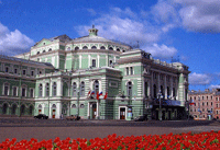 Petersburg spielte man Oper in italienischer Sprache, mit italienischen Sängern (oder