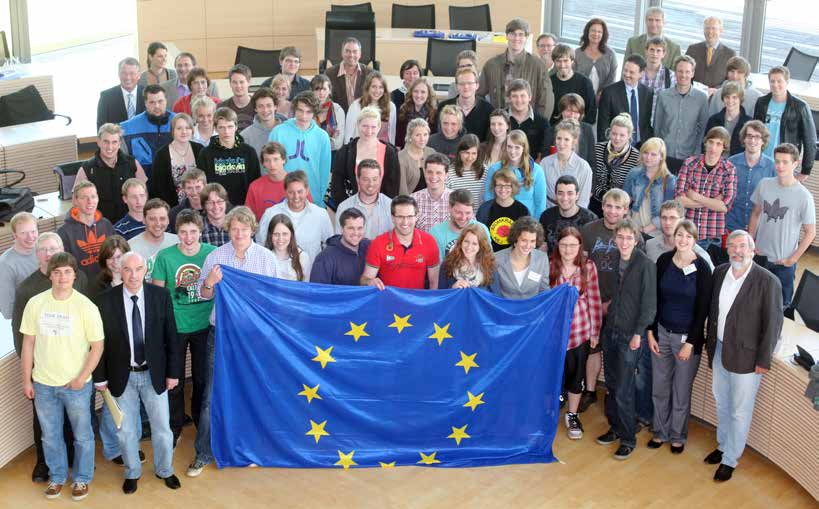 Die meisten Jugendlichen gehen laut Umfrageergebnissen wählen, weil sie der Meinung sind, dass Europa und die Europawahlen wichtig sind und Wahlen der richtige Weg, um den politischen
