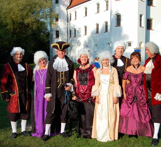 V ive FOREVER Forever präsentierte sich in herrschaftlicher Kulisse auf dem prachtvollen Barockfest rund um das Wasserschloss Schambach in Niederbayern.