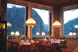 Apart from its 63 rooms, incuding four suites, the Four-Star- Superior-Hote offers two restaurants with two panorama-terraces, a bar, the weness centre AusZeit auf Rheinfes and the traditiona tavern