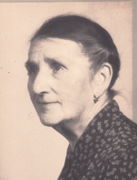 Die weiteren Vorsitzenden Kreszentia Schlickenrieder war 4 Jahre, von 1915 bis 1919, Vorsitzende. Am 7. Juni legte sie aus Gesundheitsrücksichten ihr Amt als erste Vorsitzende nieder.