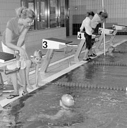 Besucher des Schwimmbades war Sascha Lehnert aus Großziethen. 26.09.11 100.000. Besucherin war Jolina Jänicke aus Großziethen, die mit ihrer Kita-Gruppe in Schönefeld weilte.