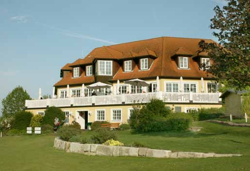 im westmittelfränkischen Bad Windsheim zu Hause. Zur Golfanlage gehören, neben einem 18-Loch-Meisterschaftsplatz, ein 6-Loch-Kurzplatz.