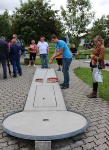 Minigolf als Hobby, Freizeitgaudi und Sport In Deutschland gibt es geschätzte über 2.000 Minigolfanlagen quer durch die Republik.