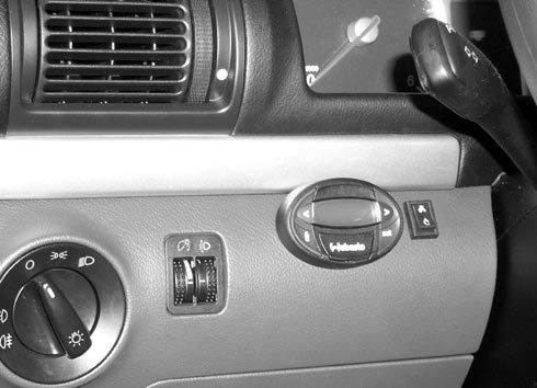 Sharan / Alhambra Nur für Fahrzeuge mit Innenraumüberwachung Die Ansteuerung der Innenraumüberwachung erfolgt am grünen Stecker P6 () Pin am Steuergerät- Multifunktionseinheit J0 Aufrüstung zur