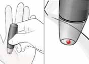 Heben Sie die Stechhilfe nach oben von der Haut ab, ohne das Blut zu verschmieren. 7. Führen Sie die Messung unmittelbar nach der Bildung eines kleinen, runden Blutstropfens (siehe Abbildung) durch.