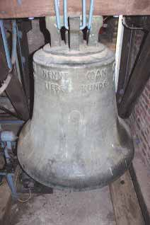 Hier nun die Glocken in numerischer Reihenfolge: Glocke I, die Maximilianglocke hat ein Gewicht von 1330 kg und einen Durchmesser von 1270 mm, sie ist