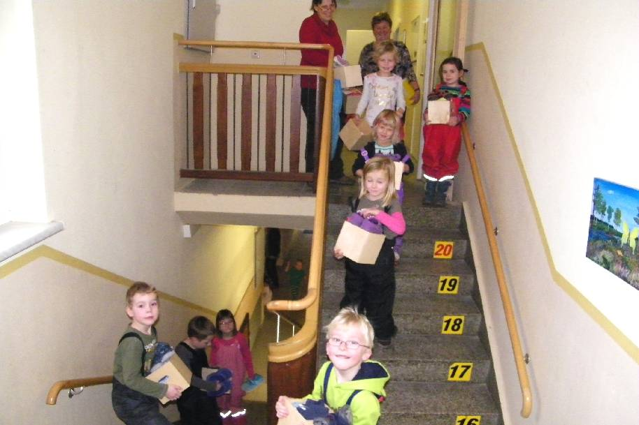 Aus der Kindertagesstätte Im Zuge der Umbaumaßnahmen mussten die Kinder der Kita Biberburg im Dezember umziehen. -6- Anzeige Vermiete ab 1.