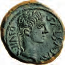 Fadius Duumviri. AVGVSTVS DIVI F. Kopf des Augustus mit Lorbeerkranz nach rechts.
