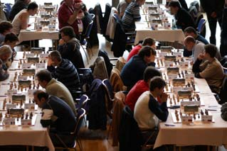 Die Rahmenturniere zur Schacholympiade 2008 Während der Schacholympiade sind nicht nur die großen Meister am Zug.