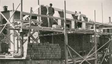 Es wurden in dieser Zeit vorwiegend Maurerund Instandsetzungsarbeiten an privaten Wohngebäuden ausgeführt. Am 1.