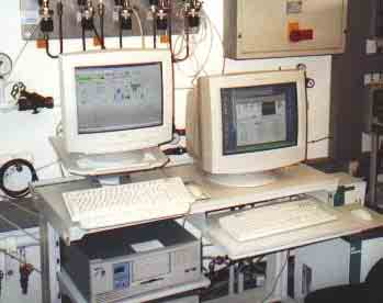 Die Fotos in Abbildung 25 zeigen das System CE-ICP-MS, wie es am Forschungszentrum Geesthacht