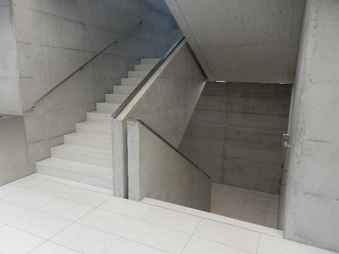 Beispiele Innen und Aussentreppen Zugänglichkeit Treppe Falsche