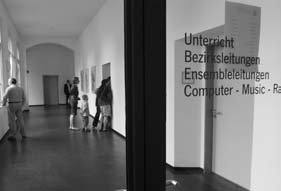 Auf den Fotos: Vor und im Udo-van-Meeteren- Saal: es spielt das JBO unter Dr