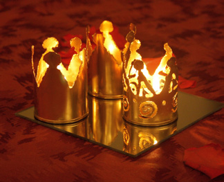 Was Kasperle mit den Heiligen Drei Königen zu tun hat Ein Fest und das damit verbundene Brauchtum unter der Lupe Tag der Heiligen Drei Könige oder kurz Dreikönigsfest sind die volkstümlichen Be