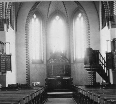 Einweihung der neuen Kirche am 12.11.1882 Die Glocken der alten Kirche von 1821 konnten glücklicherweise übernommen werden.