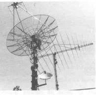 SATELLITENFUNKVERKEHR Dem Amateurfunk stehen eigene Satelliten zur Verfügung, die - von Funkamateuren finanziert und gebaut - mit anderen kommerziellen Satelliten in Erdumlaufbahnen gebracht werden.