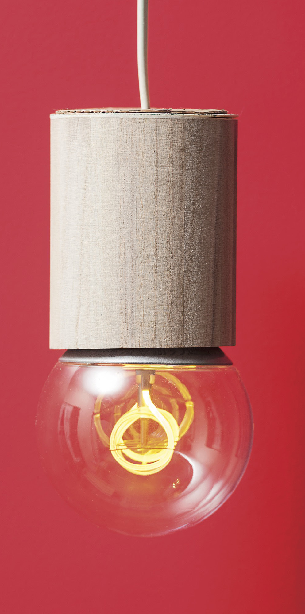 1. Lampe mit Stifteköcher: Anleitung 1. Bohren Sie in den Boden des Stifteköcher, mittig, ein ca. 7 mm großes Loch. 2.