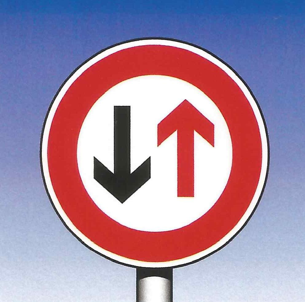 2. Verkehrszeichen - Traffic signs Dem Gegenverkehr