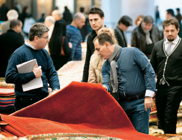 Für zusätzliche Attraktion sorgen die Sonderschauen Carpet Design Awards und der Souk Deluxe, durch die die Aufmerksamkeit der Fachbesucher auch auf Ihr Unternehmen gelenkt wird.