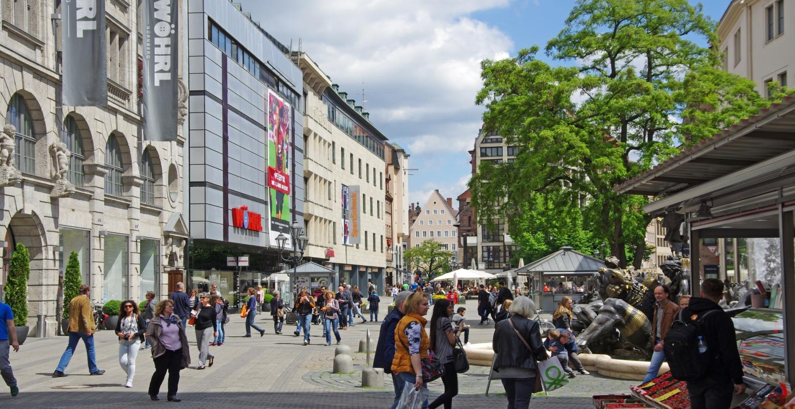 Da ist was los: Shoppingerlebnis und Aufenthaltsqualität der Ludwigsplatz bietet beides!