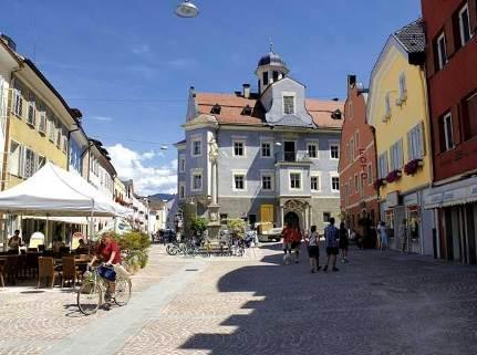 Auf einem Lehrpfad mit Besucherstollen entdecken Sie die Überreste des Kupferbergbaus.