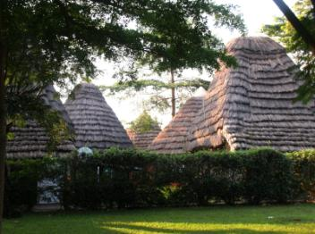 Das Savannah Resort Hotel liegt in der Gemeinde Kihihi im Südwesten Ugandas etwa 8 Autostunden von