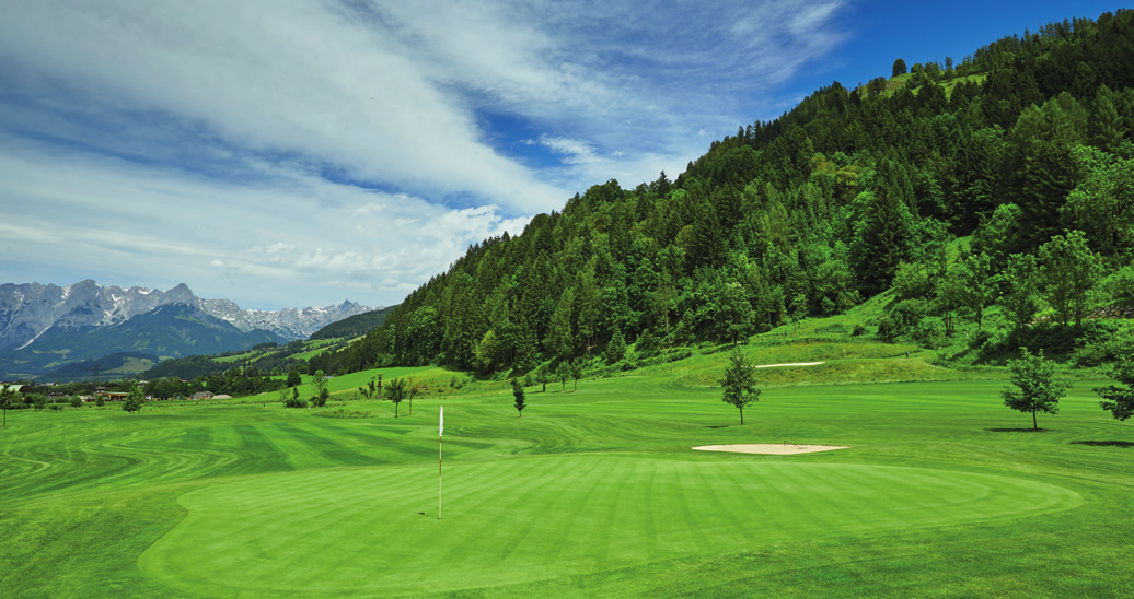 Somit genießen Sie viele Vorteile: täglich GRATIS Golf am ORANGE Course und 30% Greenfee-Ermäßigung am BLUE Course.