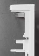 11 Riegelführungskasten in Pfeilrichtung oben auf Riegelstange schieben.