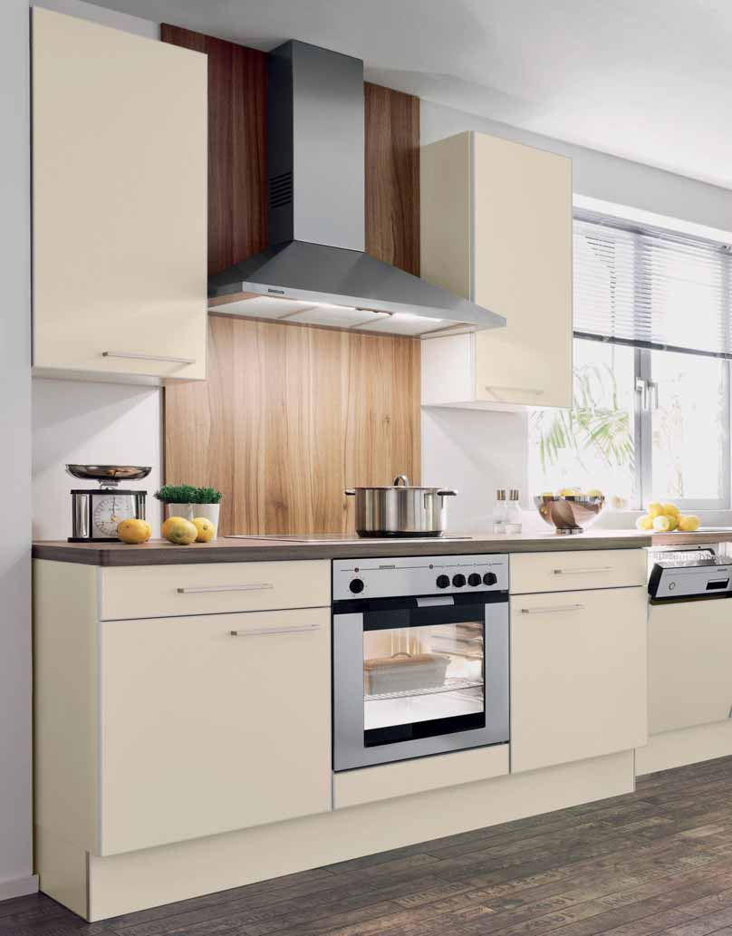 L-Küche, ausgestattet mit hochwertiger Elektrotechnik, Front Kunststoff magnolia softmatt, ca.