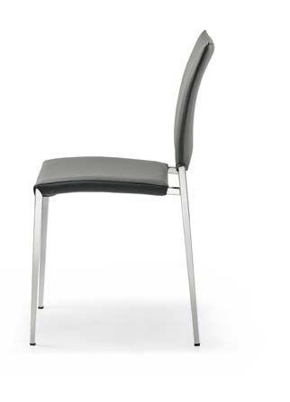 Chaise avec structure en acier chromé, chrome noir, chrome mat, verni blanc, noir, graphite, grey, oyster ou silber met.