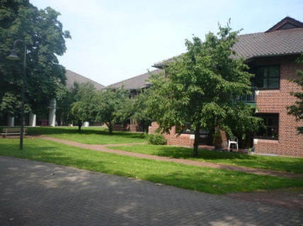 Im benachbarten Everswinkel gibt es eine Verbundschule. 2.9.2 Pflege und Betreuung Freckenhorst verfügt über verschiedene Einrichtungen zur Betreuung und Pflege älterer Menschen.