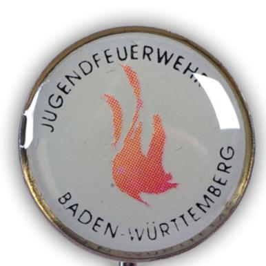 Jugendfeuerwehr Baden-Württemberg Traditionsnadel Das äußere sichtbare Zeichen der ehemaligen Zugehörigkeit zu einer Jugendfeuerwehr.