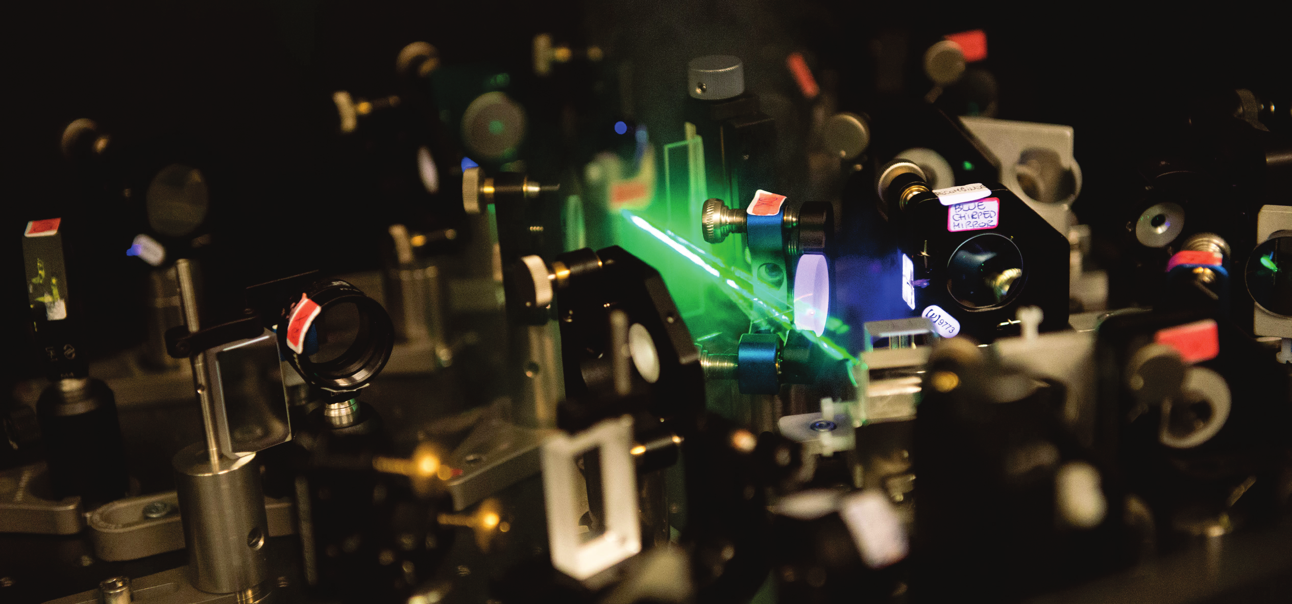 steuern : Hier ein optisch parametrischer Verstärker, mit dem die Arbeitsgruppe Ultraschnelle Nano-Optik extrem kurze Laserlichtblitze erzeugt.