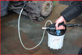 4 Vakuum-Absaugpumpe mit 9, Liter Behälter ideal zum sauberen, schnellen und einfachen Absaugen, Ansaugen und Entleeren von Flüssigkeiten geeignet