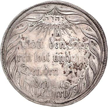 Geharnischtes bärtiges Brustbild halbrechts / Vierfeldiges ovales Wappen von Jülich-Kleve-Berg mit sächsischem Mittelschild.