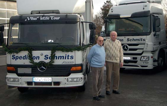 Februar 2012 Wilhelm Schmits mit seiem langjährigen Mitarbeiter Rudolf ( Vitus ) Gertheinrich Soldatenkameradschaft Clarholz Æ (hc) Am Freitag, 02.03.