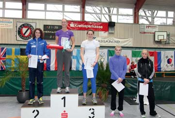 Den zweiten Platz erkämpfte sich die Deutsche Jugend-Vize-Meisterin und EM-Dritte Nadja Kampschulte vom TV Wattenscheid mit 1,79 m vor Teamkollegin Nele Hollmann (1,76 m).