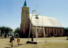 Ungefähr die Hälfte der Menschen in Botsuana sind Christen. Das Ev.-luth. Missionswerk ist mit der Botsuana-Diözese der Ev.- luth.