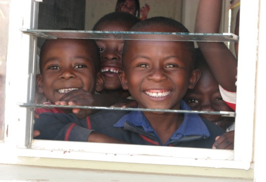 Noch im selben Jahr wurde ein lokaler SOS-Kinderdorf-Verein registriert und mit dem Bau des ersten SOS-Kinderdorfes in Bindura begonnen.